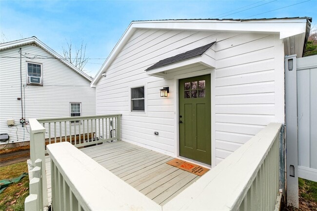 Building Photo - 323 N Highland Ave