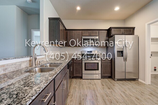 Building Photo - Modern Single Family Home in El Reno, OK!