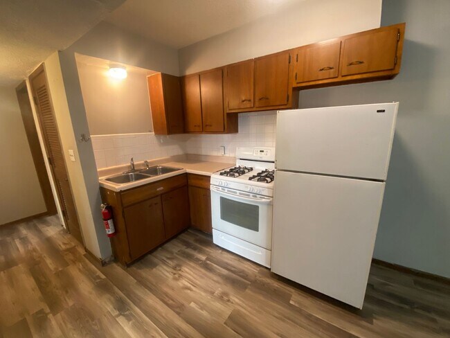 Building Photo - 2BR/1BA East Campus - Short Distance to Campus!! Coin-operated washer/dryer on-site.
