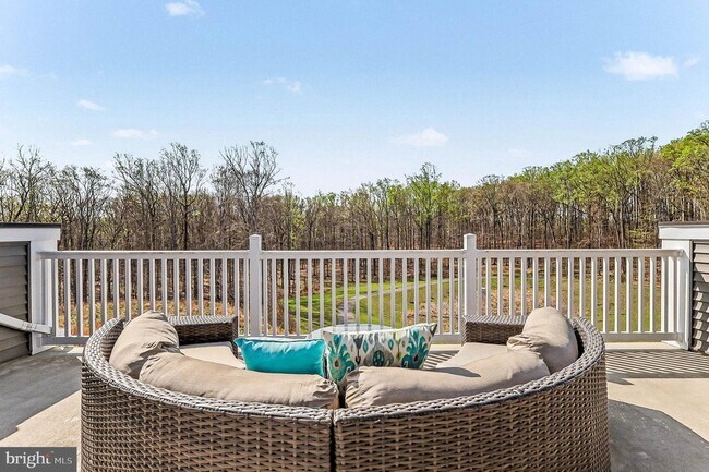 Building Photo - 10878 Foxtrot Cir