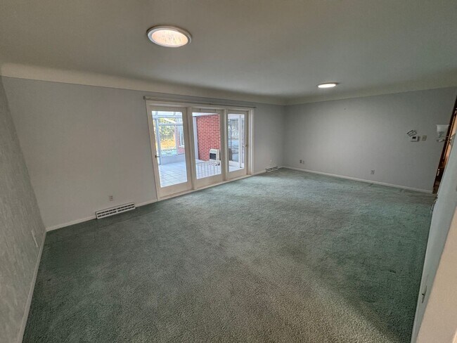 Building Photo - House across from Waverly Highschool!