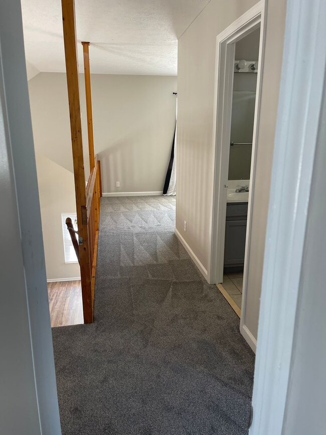 Building Photo - 3 Bed 2 Bath Home North Nashville