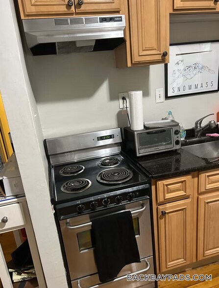 Building Photo - 384 Commonwealth Ave