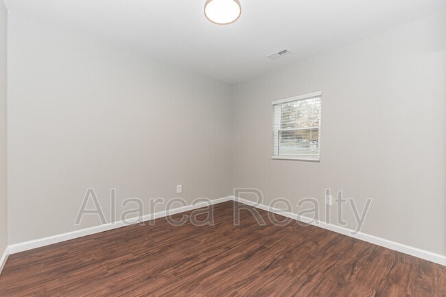 Building Photo - 7461 Elwood Dr