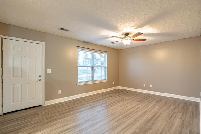 Building Photo - 115 Ivy Pointe Dr