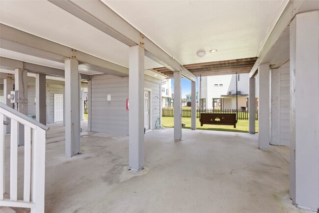 Building Photo - 17627 Termini-San Luis Pass Rd