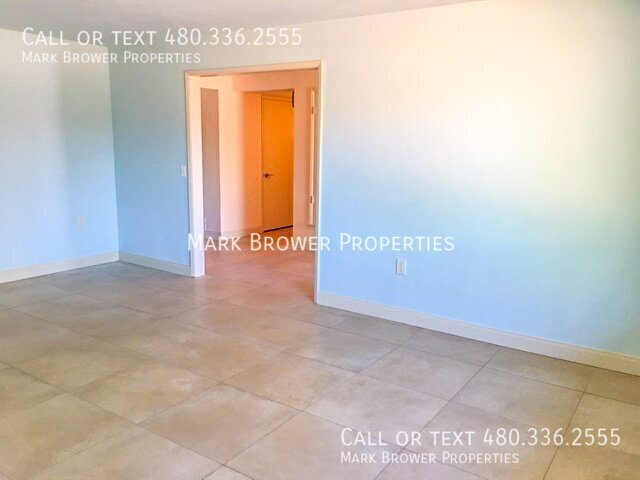 Building Photo - 505 E Loma Vista Dr