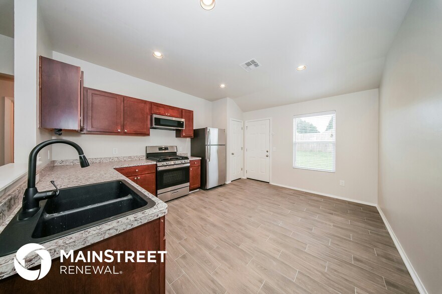 Building Photo - 7601 Lipizzan Rd