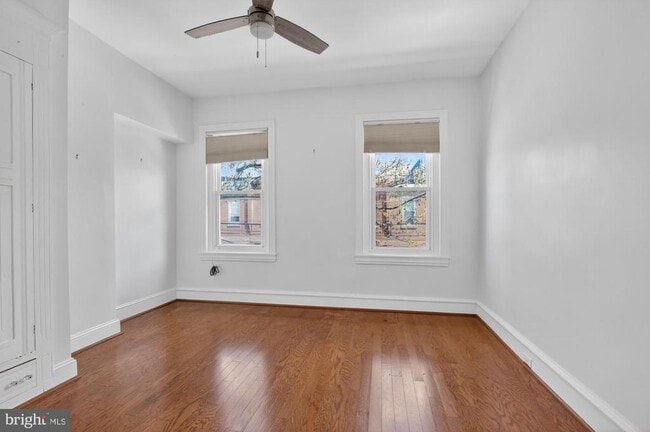 Building Photo - 1910 N Howard St