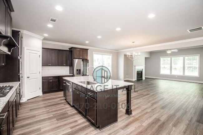 Building Photo - Brand New 4 Bedroom House in Suwanee close to HWY 85