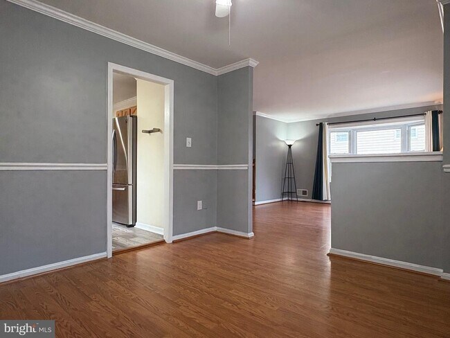 Building Photo - 12654 Valleywood Dr