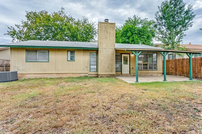 Building Photo - 13226 Chesterton Dr
