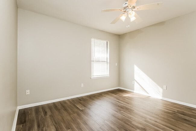Building Photo - 3 Bedroom Summerville Home