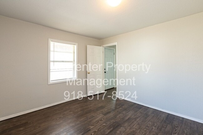 Building Photo - 3 BED/ 1 BATH IN UP AND COMING NEIGHBORHOOD