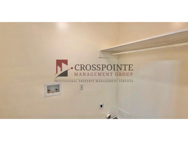 Building Photo - Tour Today! 3 Bedroom, 2 Bathroom Unit!