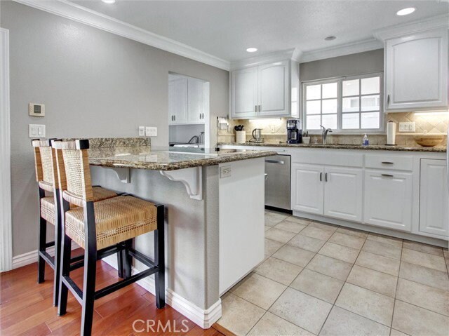 Building Photo - 6241 Mar Vista Dr