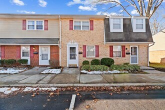 Building Photo - 2 bed Townhome in Annapolis in Hilltop Village