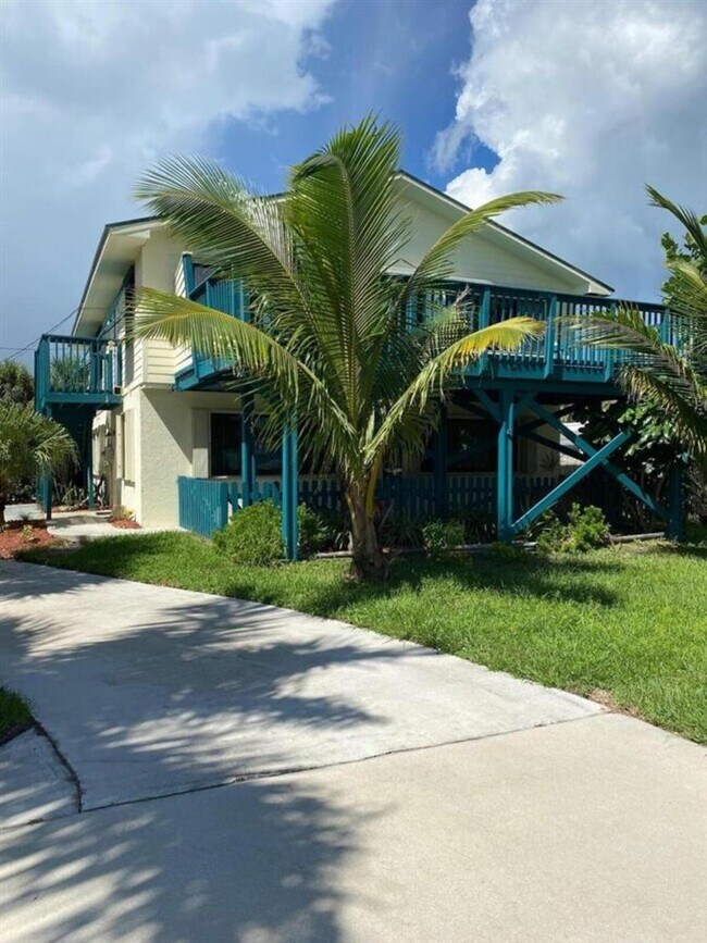 Primary Photo - 1145 S Ocean Dr