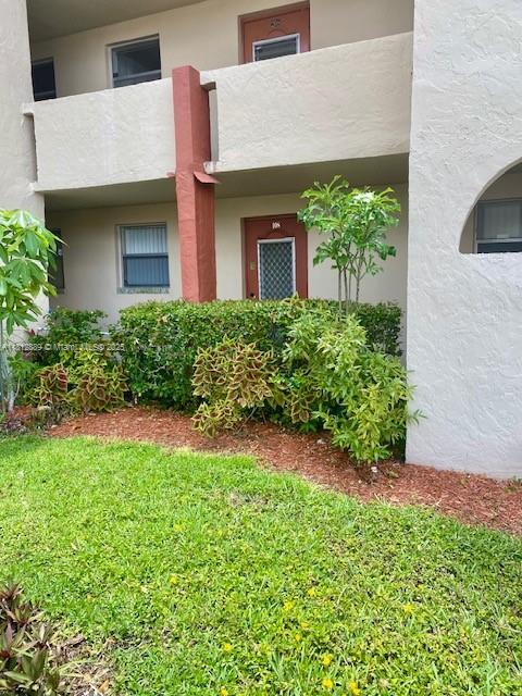Building Photo - 2831 Sunrise Lakes Dr W