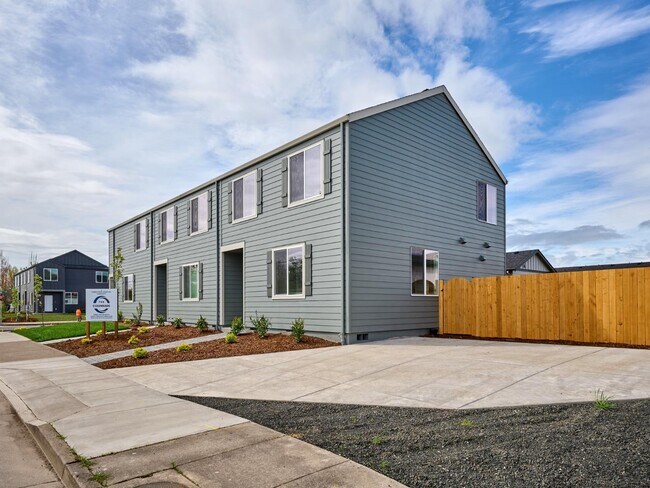 Building Photo - 2740 Marion St SE