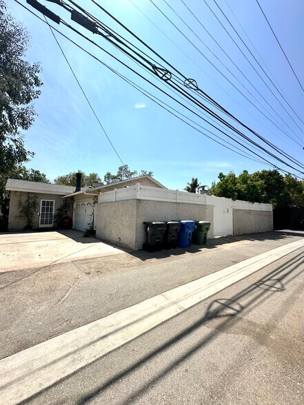 Building Photo - 3282 Stoner Ave