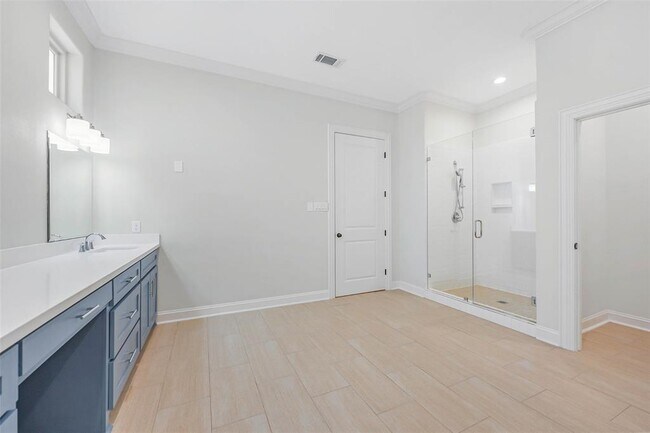 Building Photo - 201 Mayerling Dr