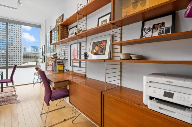 Building Photo - 8 E Randolph St