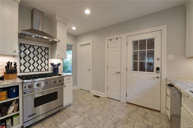 Building Photo - 937 S Bemiston Ave