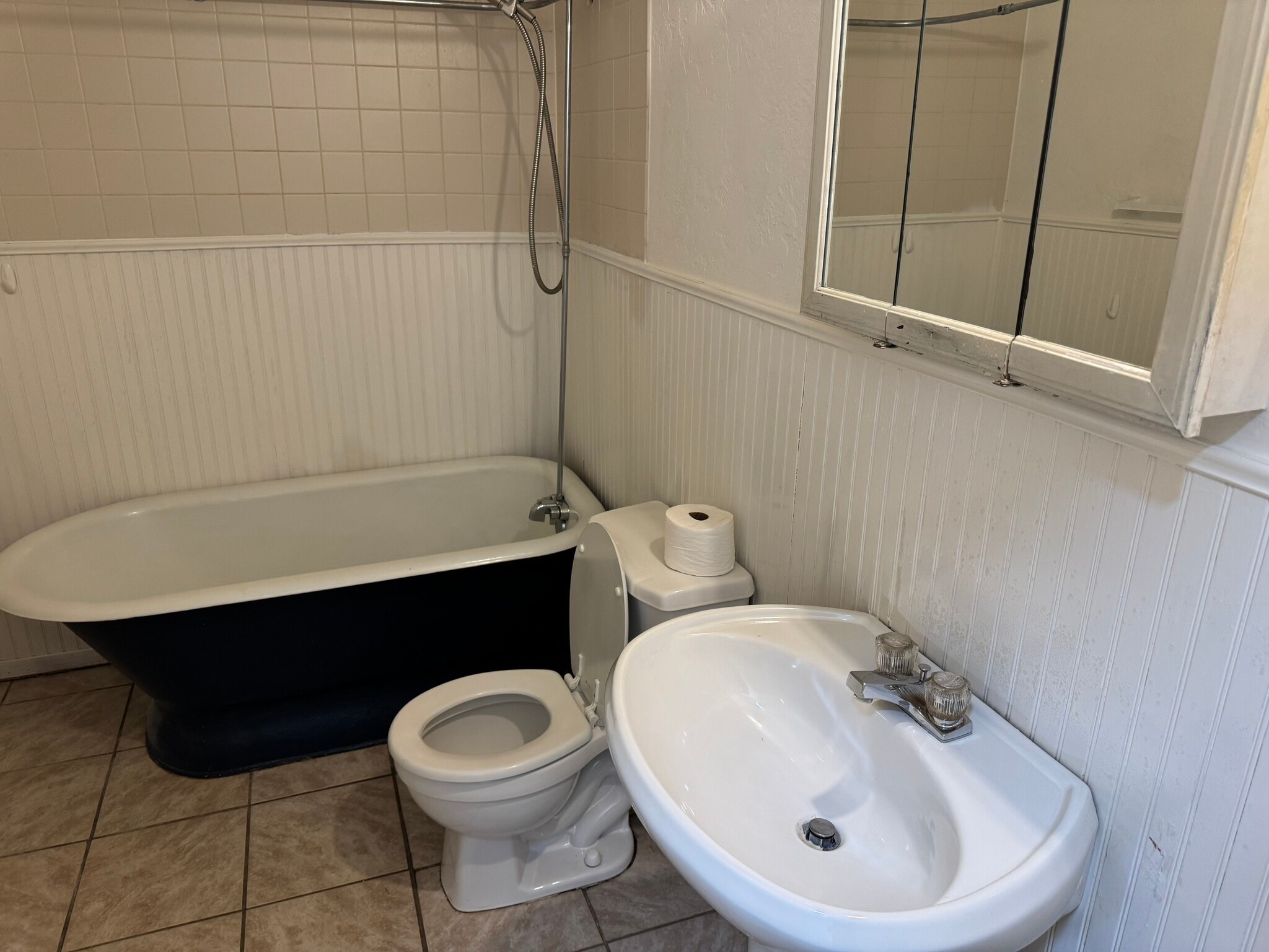 Building Photo - 2601 N Robinson Ave