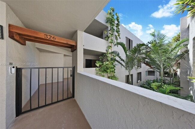 Building Photo - 161 Crandon Blvd