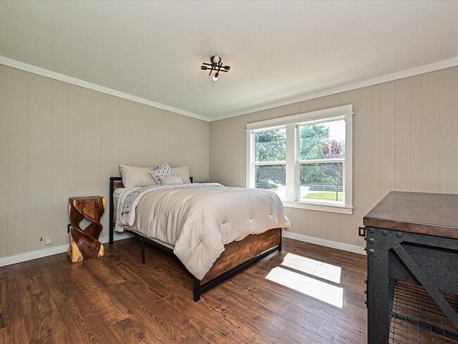 Building Photo - 9565 Man O War Dr