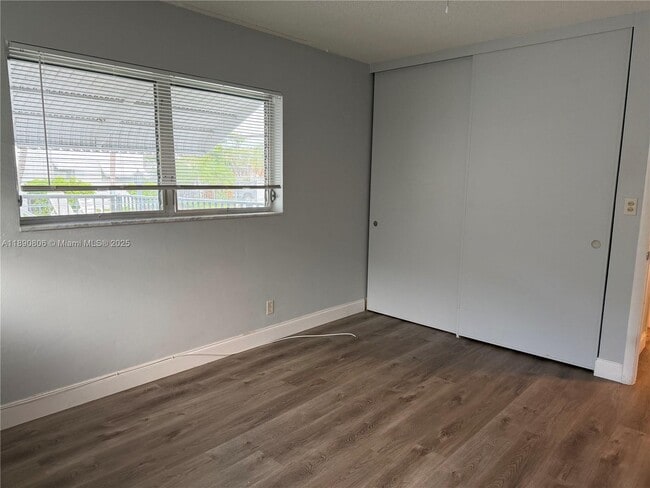Building Photo - 2020 NE 51st Ct