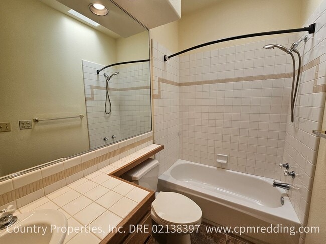 Building Photo - 1225 River Ridge Dr