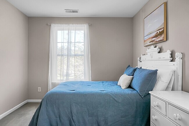 Building Photo - 1519 Thoroughbred Blvd