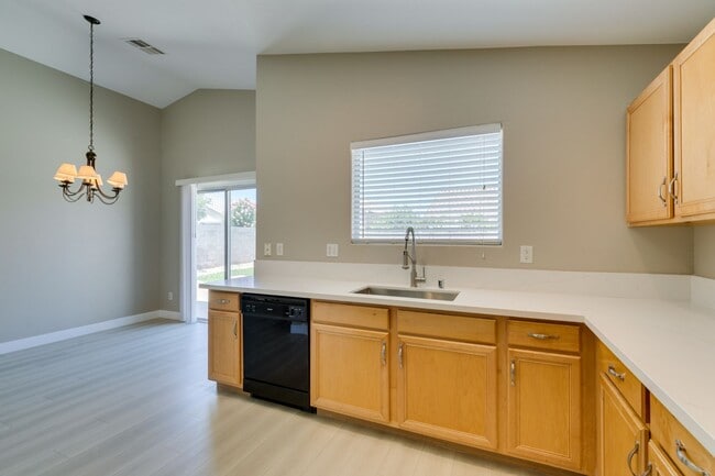 Building Photo - Beautiful Single-Story 3 Bedroom Home in Summerlin South