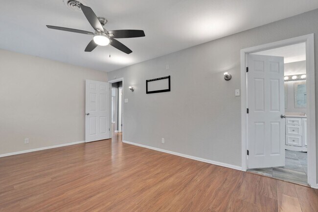 Building Photo - Two Story Rental in Castle Hills