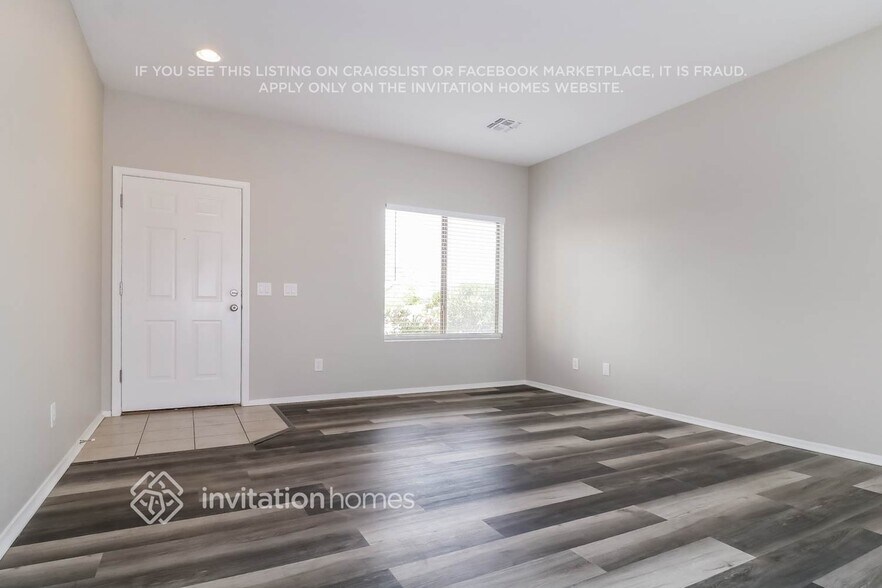 Building Photo - 12420 W Woodland Ave