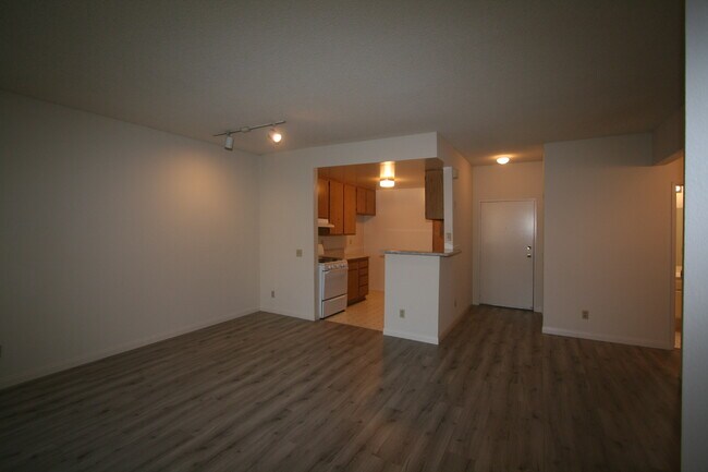 Building Photo - 3637 Clarington Ave