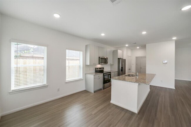 Building Photo - 11615 Moltere Dr