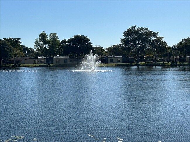 Building Photo - 322 Briarwood Cir