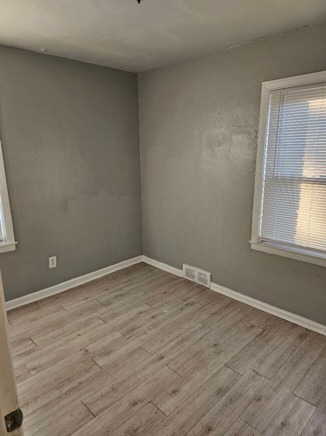 Building Photo - Charming 3-Bedroom Home and 1 Bath for Rent!