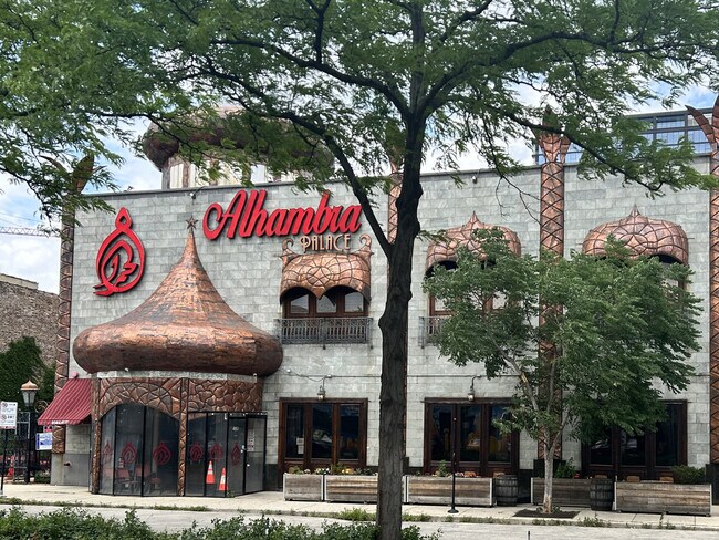 Building Photo - 1314 W Randolph St