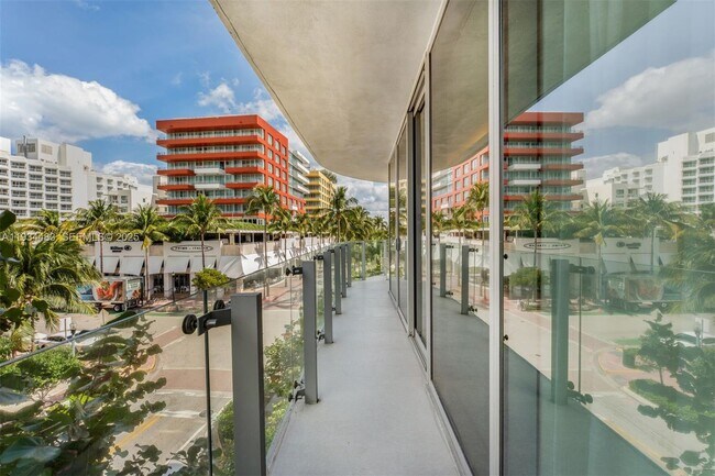 Building Photo - 1 Collins Ave