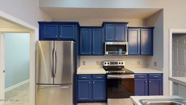 Building Photo - 11 Lassiter Ln