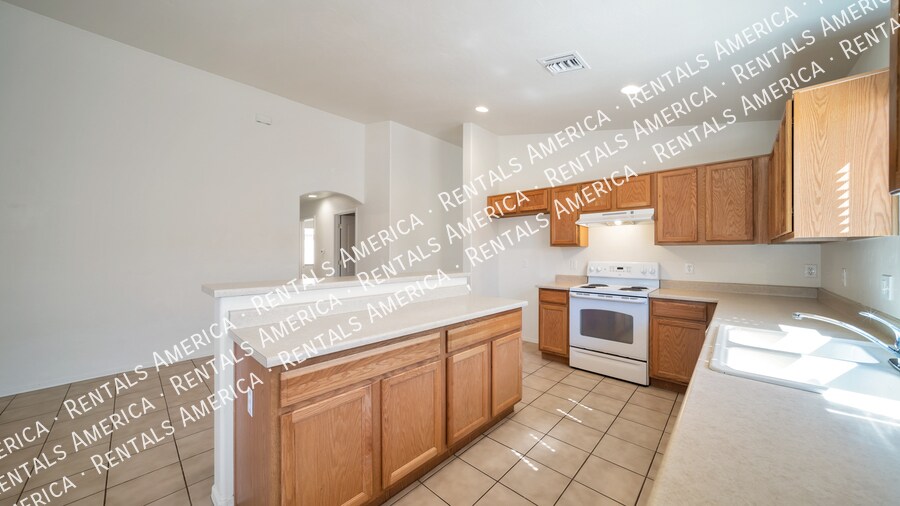 Building Photo - 3976 E Isaiah Dr