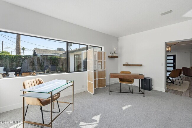 Building Photo - 8614 E Jackrabbit Rd