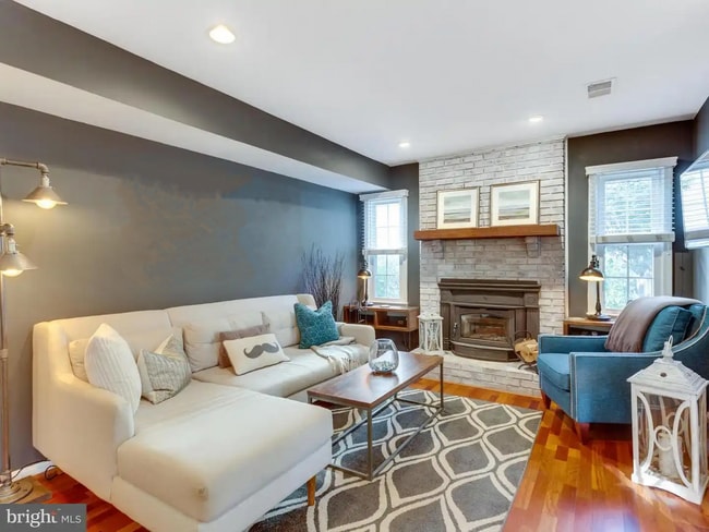 Building Photo - Comfort, Space, and Location: 4BR Alexandria Home Near Huntington Metro