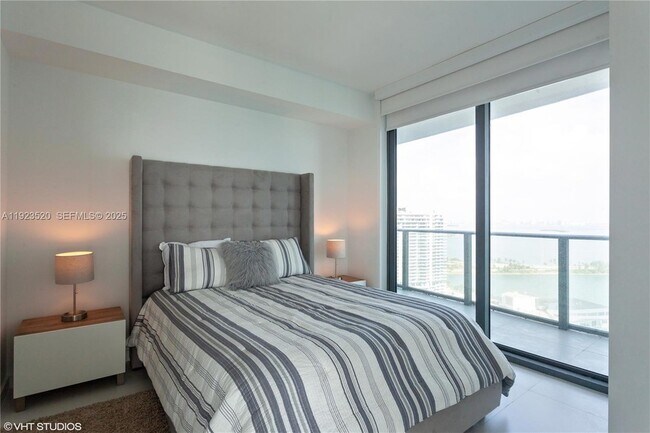 Building Photo - 501 NE 31st St