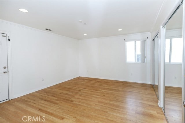 Building Photo - 918 E Valencia Ave
