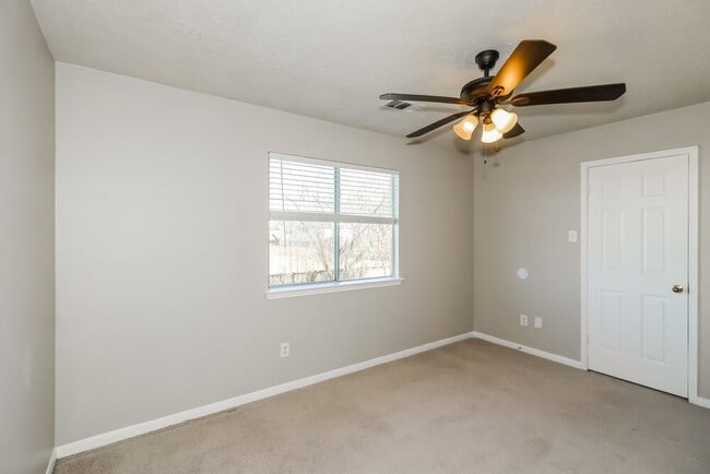 Building Photo - 17806 Oakland Mills Dr